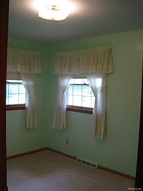 1530 Leon Road Walled Lake, MI 48390 - Photo 9 of 19