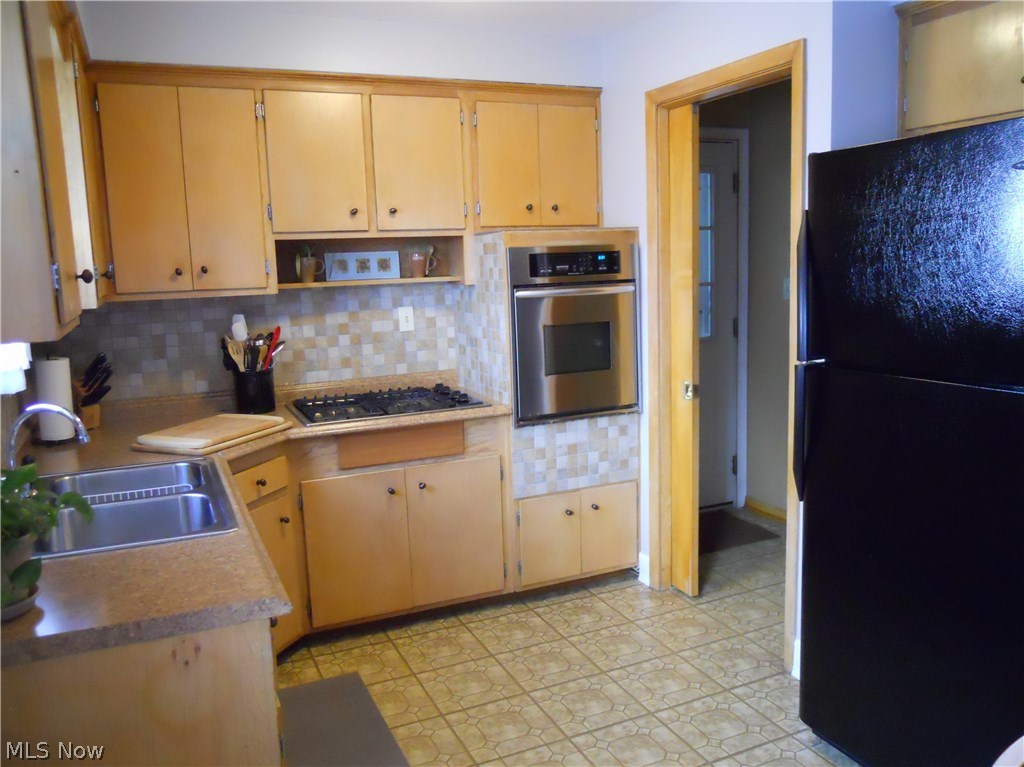 4837 Fairlawn Road Cleveland, OH 44124 - Photo 8 of 32 Gallery Image 8