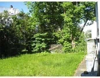 $1,900 | 149 Wood Street, Unit 1, New Bedford, MA 02745