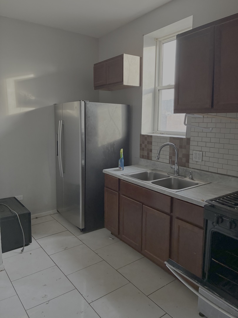 7438 South Stewart Avenue Chicago, IL 60621 - Photo 4 of 10