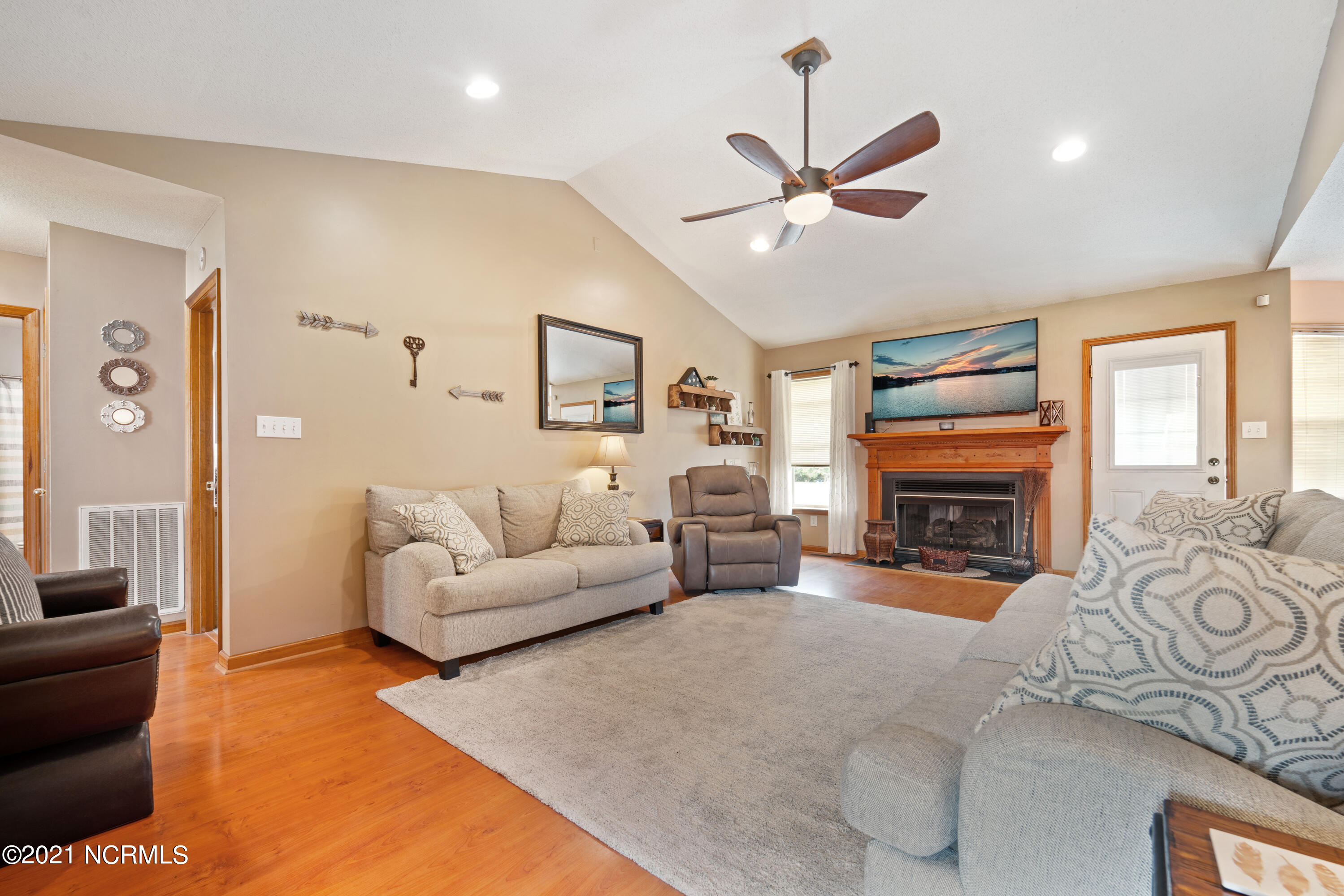 370 Padgett Road Maple Hill, NC 28454 - Photo 21 of 47 DSC01073
