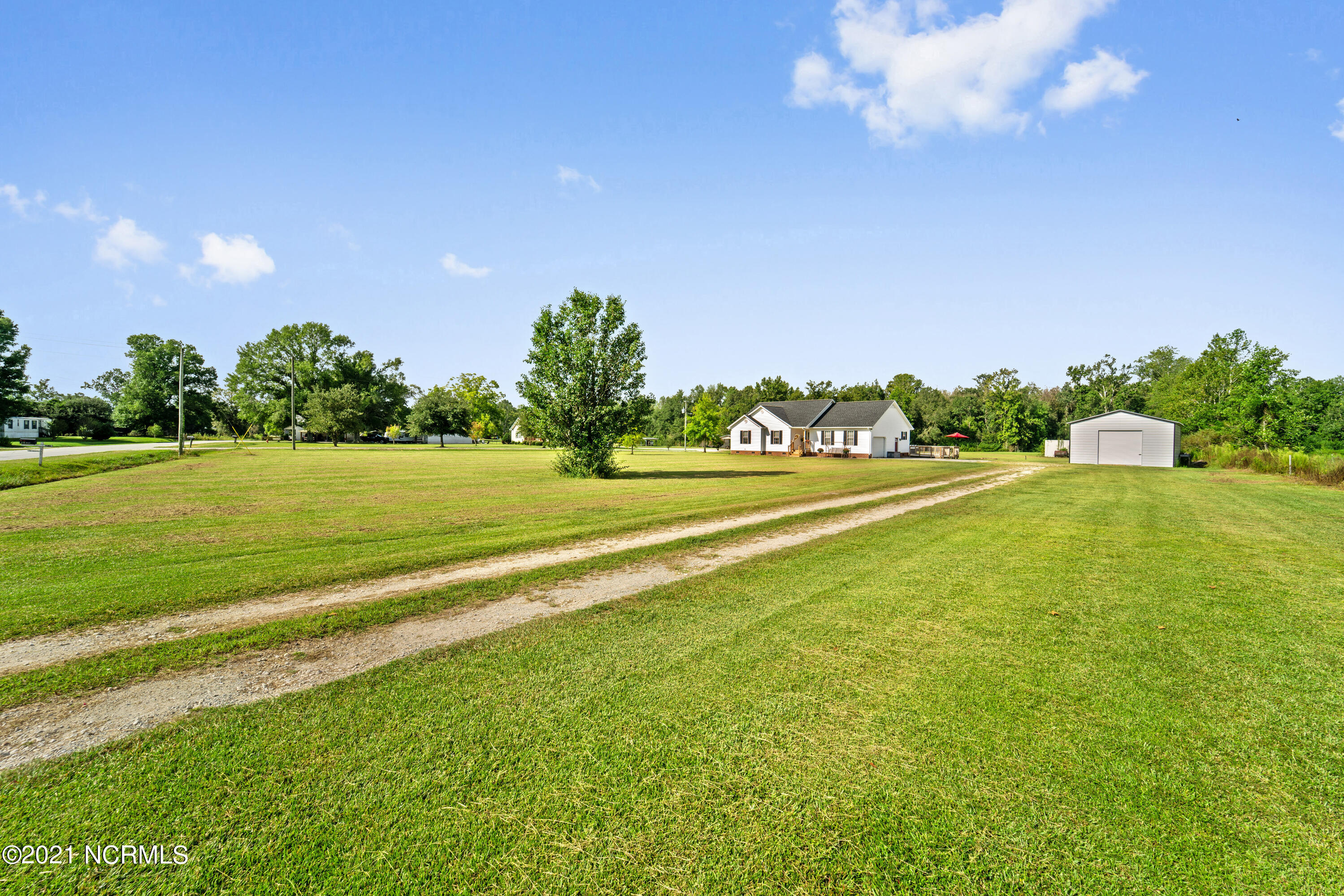 370 Padgett Road Maple Hill, NC 28454 - Photo 4 of 47 DSC00975