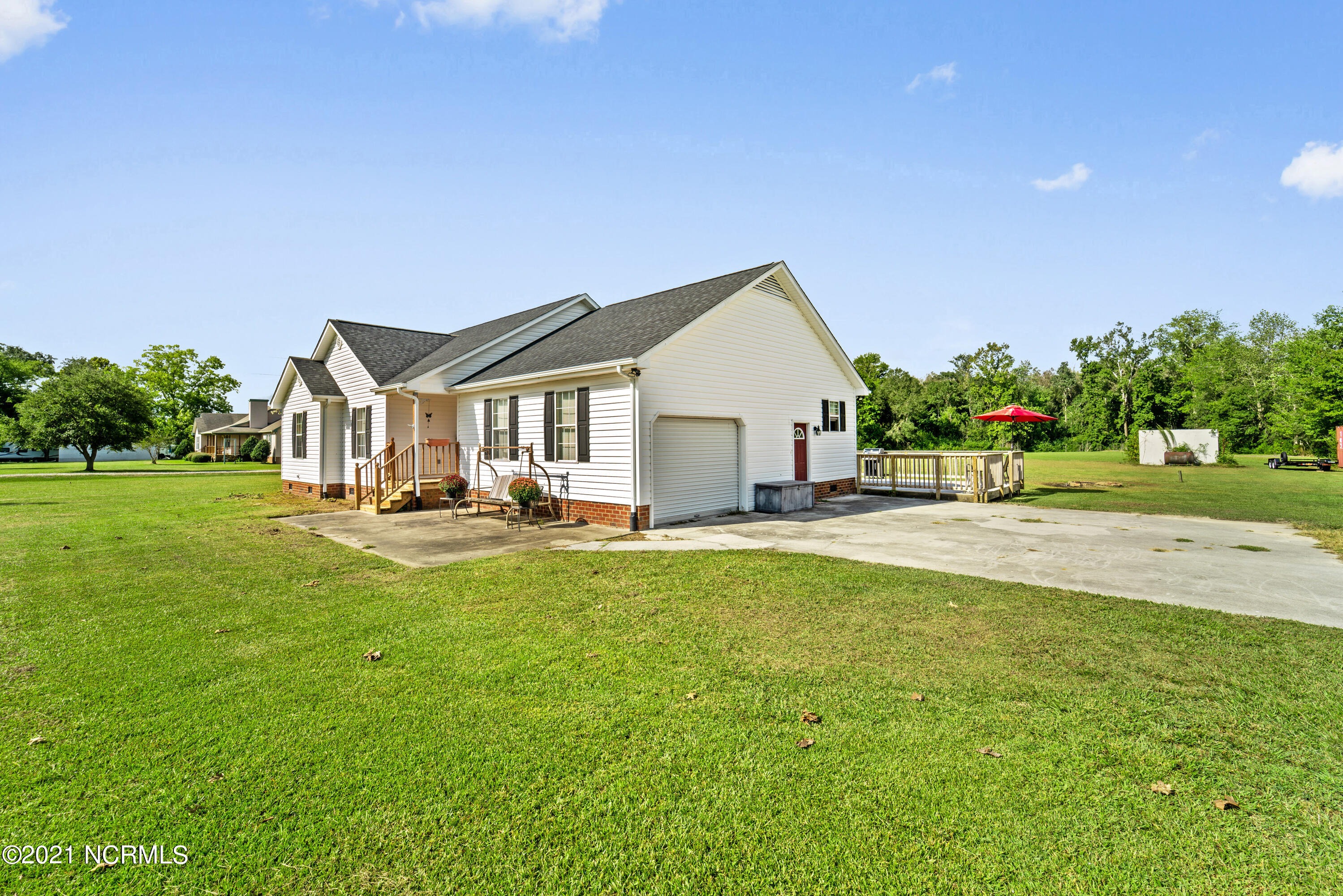 370 Padgett Road Maple Hill, NC 28454 - Photo 8 of 47 DSC01000