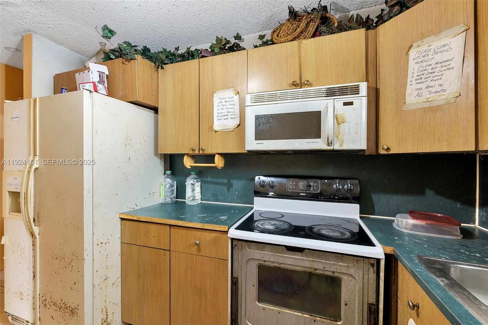 2390 Superior Street Opa-Locka, FL 33054 - Photo 6 of 22