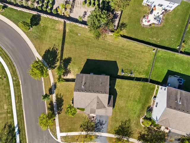 $400,000 | 250 Annelise Lane, Volo, IL 60020