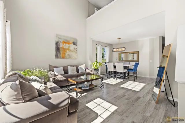 $400,000 | 250 Annelise Lane, Volo, IL 60020