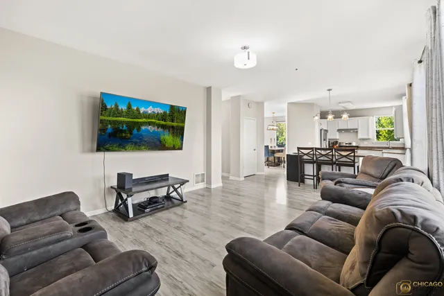 $400,000 | 250 Annelise Lane, Volo, IL 60020