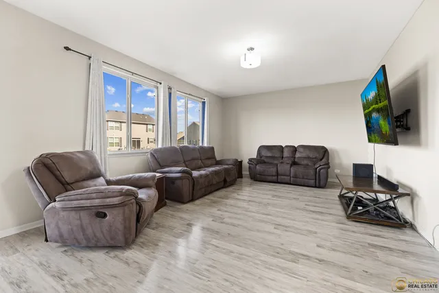 $400,000 | 250 Annelise Lane, Volo, IL 60020