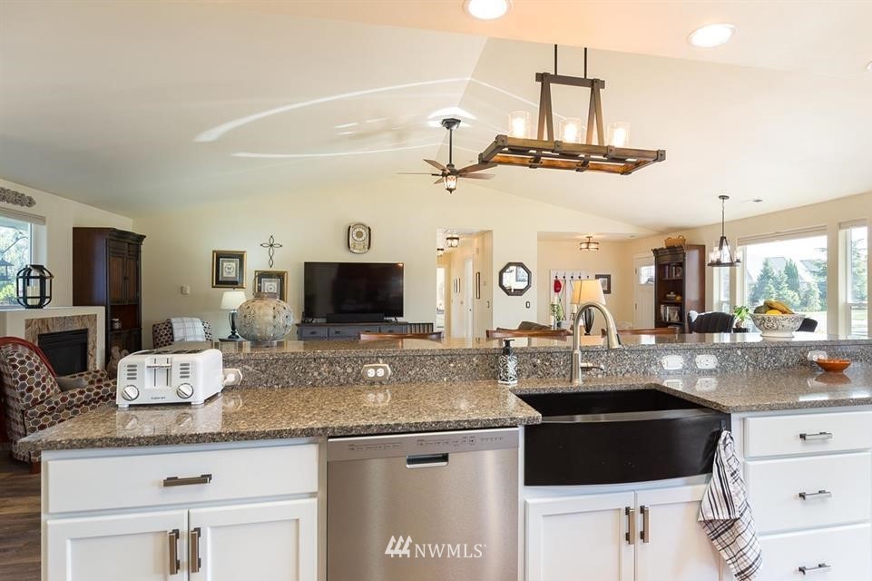 120 Royal Loop Sequim, WA 98382 - Photo 19 of 37 Gallery Image 19