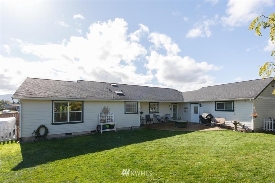 120 Royal Loop Sequim, WA 98382 - Photo 5 of 37 Gallery Image 5