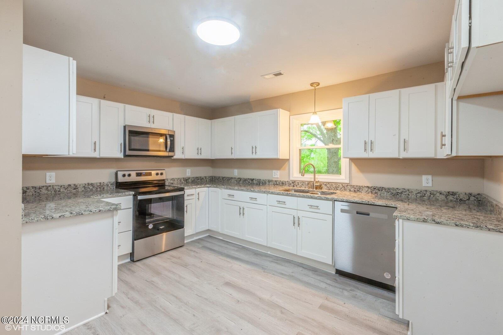 111 Waverly Faison Road Faison, NC 28341 - Photo 13 of 15 13_111WAVERLYFAISONRD_2024_Large