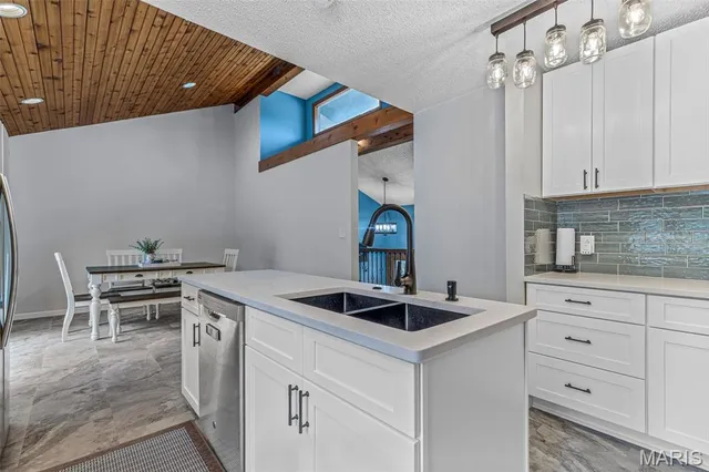 $344,900 | 12535 Tall Pine Drive, Ste. Genevieve, MO 63670