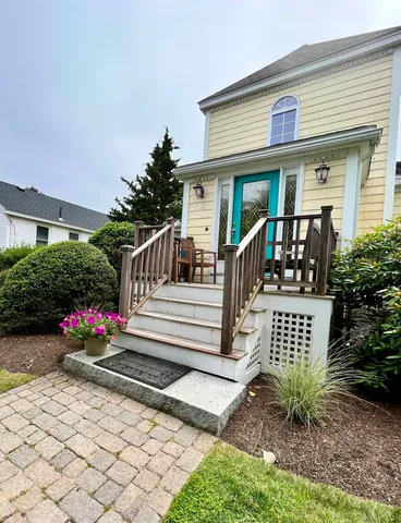 $3,500 | 18 Browns Court, Rye, NH 03870