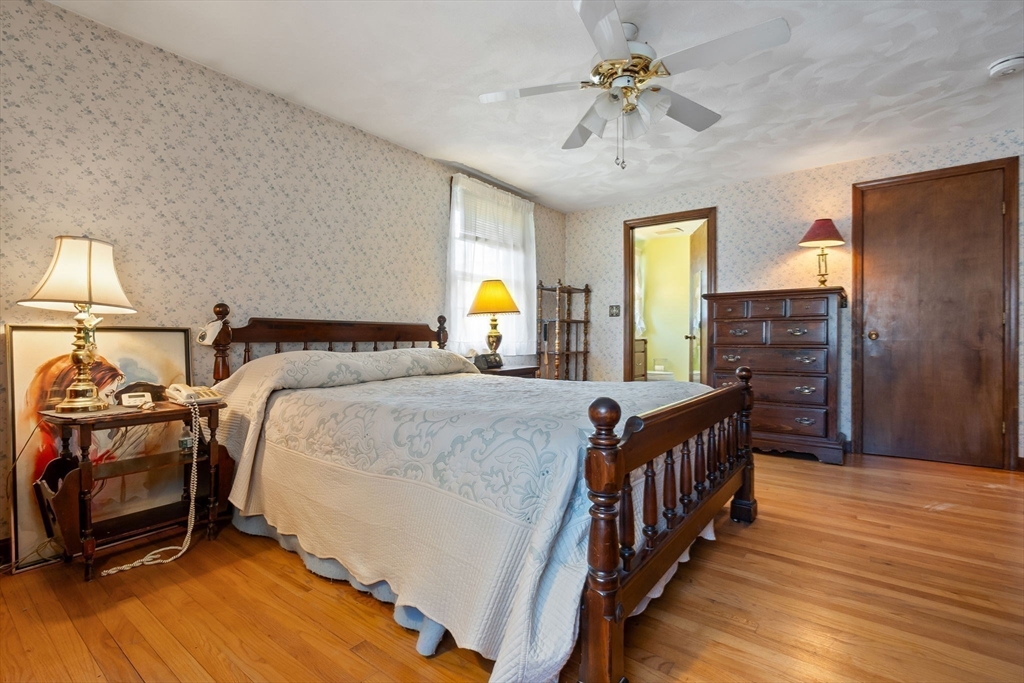 31 Cedar Street Boxford, MA 01921 - Photo 16 of 29 Gallery Image 16
