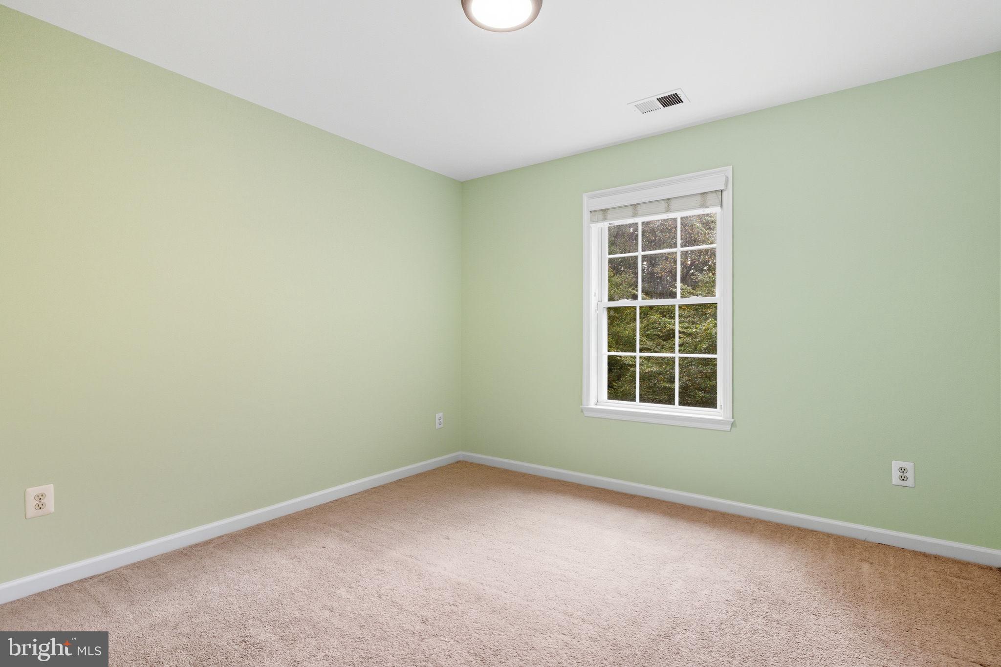 6363 Yates Ford Road Manassas, VA 20111 - Photo 28 of 67 an empty room with a window