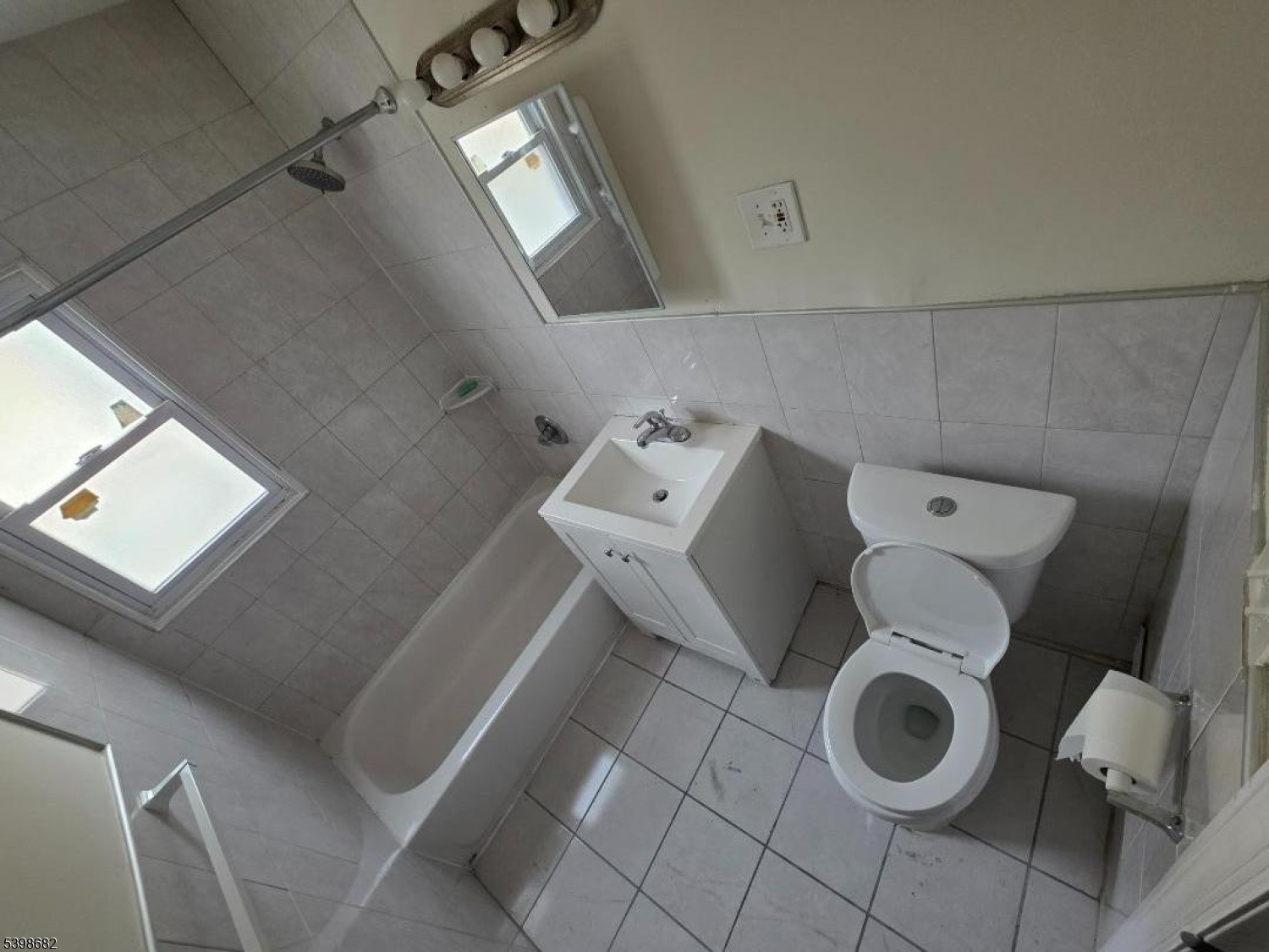 97 Goodwin Avenue Newark, NJ 07112 - Photo 10 of 20 a utility room with dryer and washer