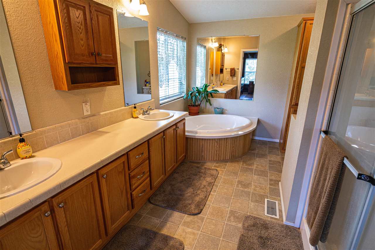 25421 Starr Road Newman Lake, WA 99025 - Photo 8 of 19 Gallery Image 8