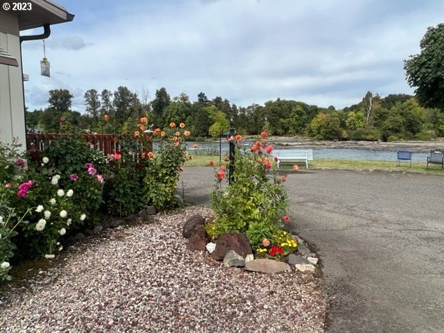 3998 Franklin Boulevard Eugene, OR 97403 - Photo 5 of 35