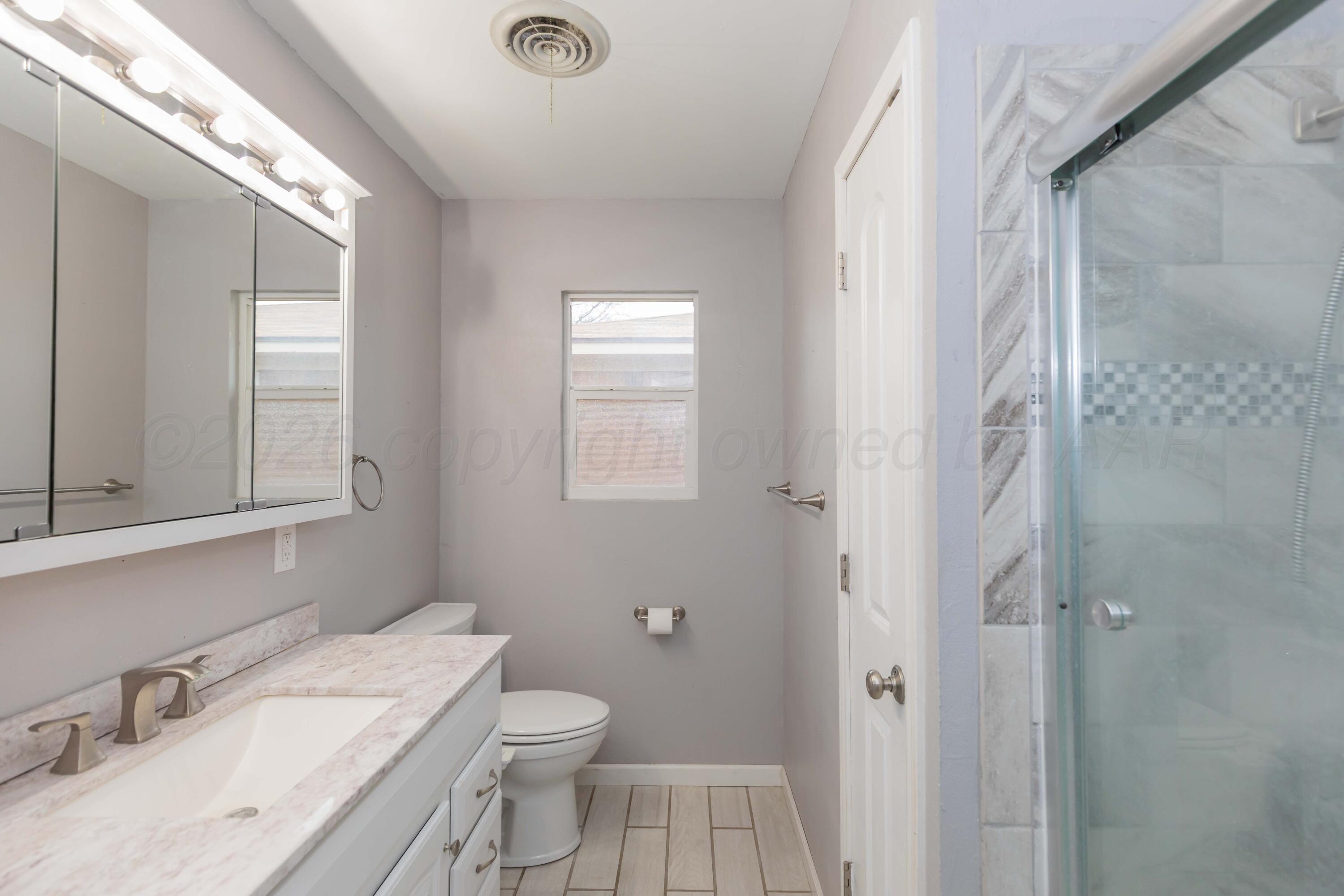 4202 Scotty Drive Amarillo, TX 79110 - Photo 28 of 33 BATHROOM 2 VIEW 2