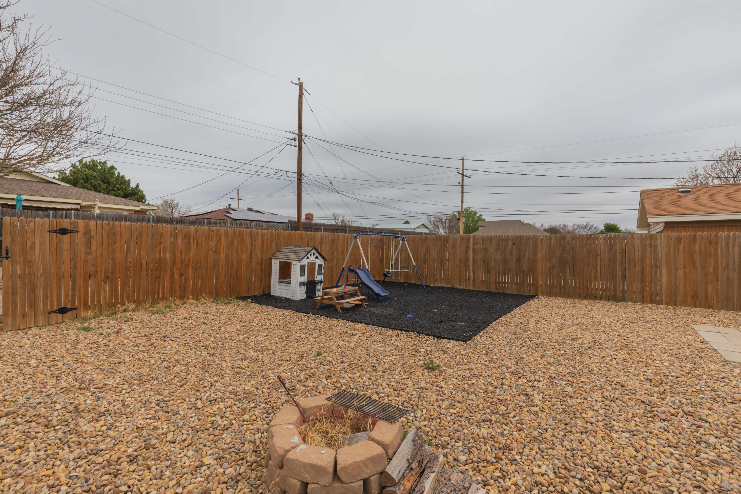 4202 Scotty Drive Amarillo, TX 79110 - Photo 31 of 33 BACKYARD VIEW 3