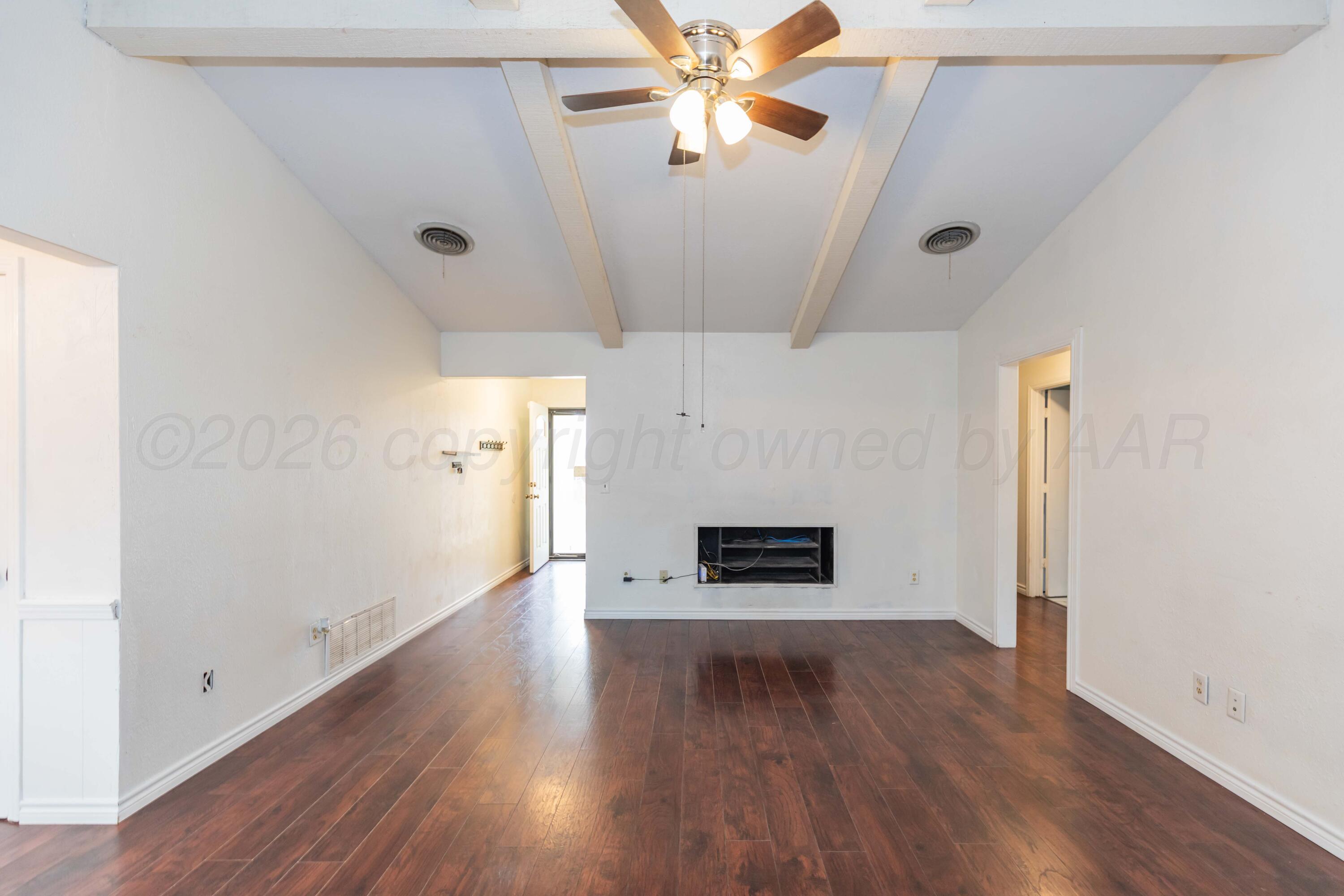 4202 Scotty Drive Amarillo, TX 79110 - Photo 5 of 33 LIVING ROOM VIEW 4