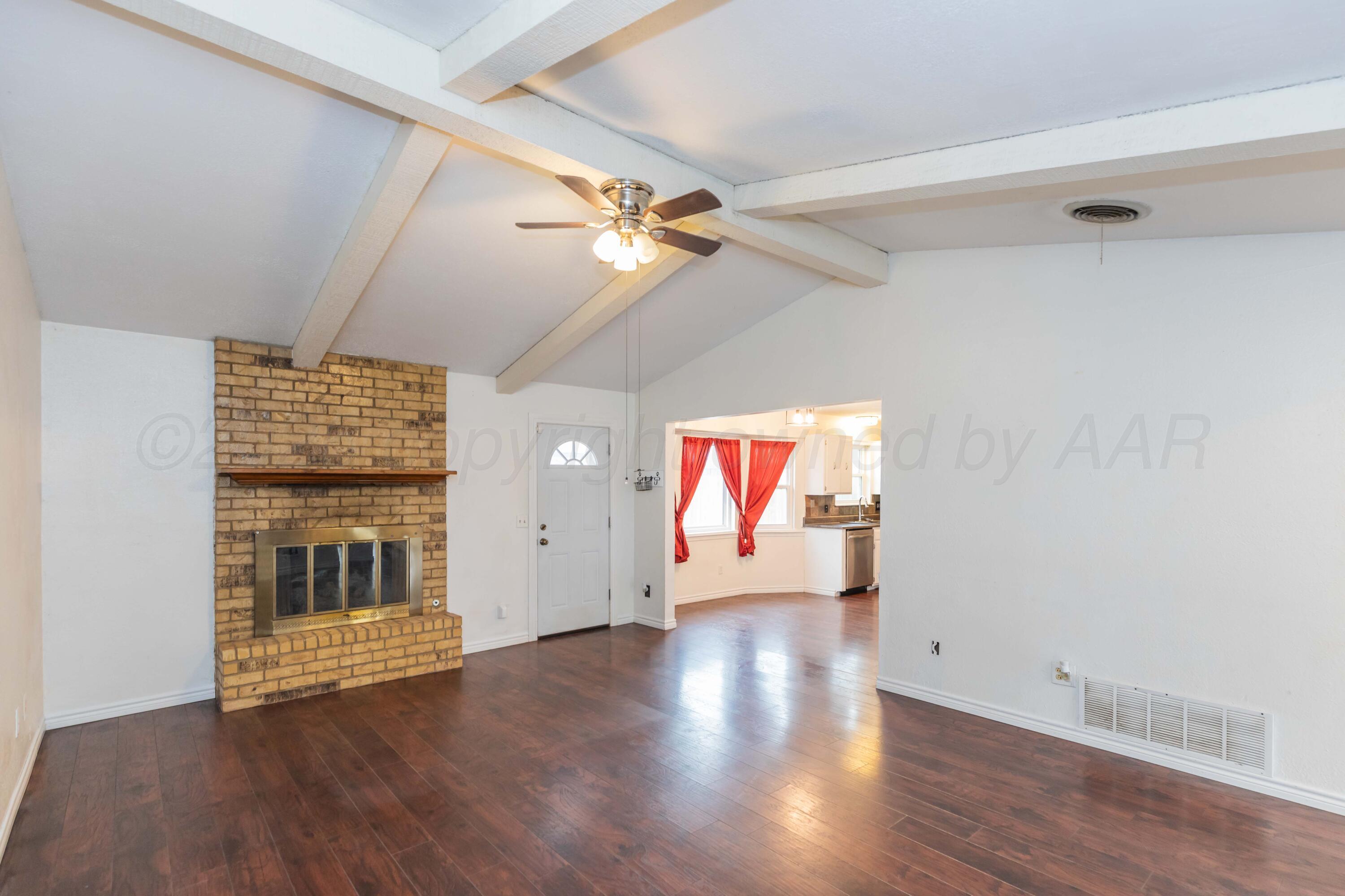 4202 Scotty Drive Amarillo, TX 79110 - Photo 6 of 33 LIVING ROOM VIEW 2