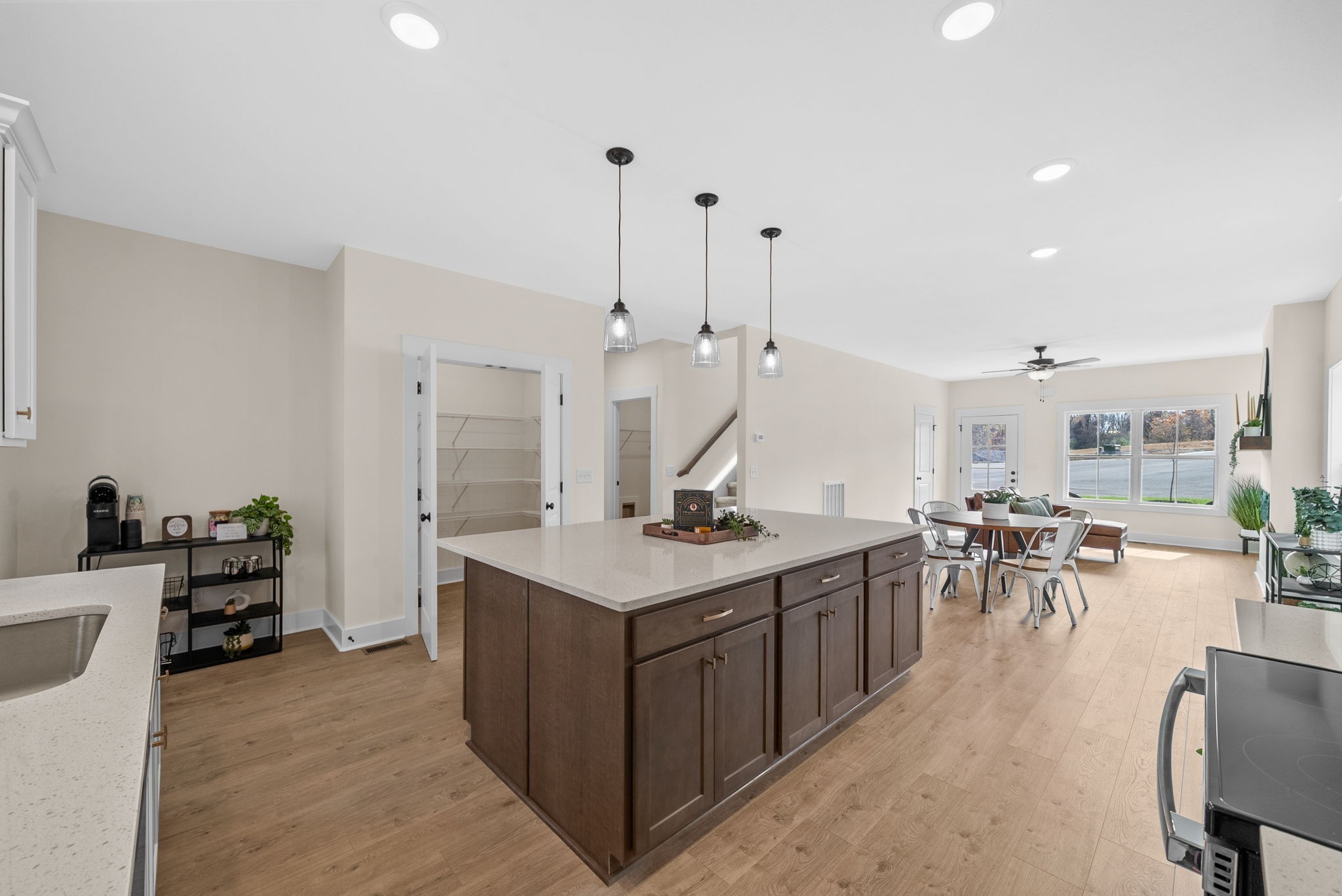 194 Dewberry Road Clarksville, TN 37042 - Photo 16 of 62 a view of a kitchen and living room