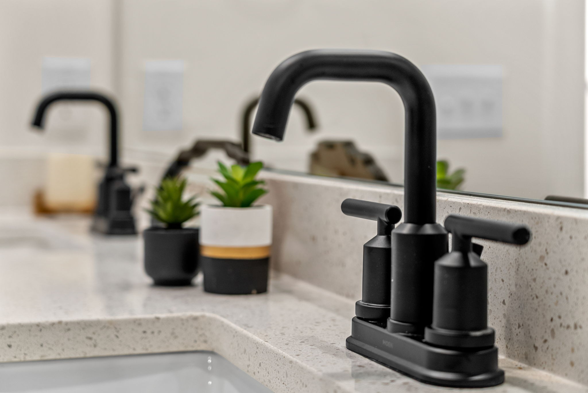 194 Dewberry Road Clarksville, TN 37042 - Photo 27 of 62 a view of a living room with a bath tub