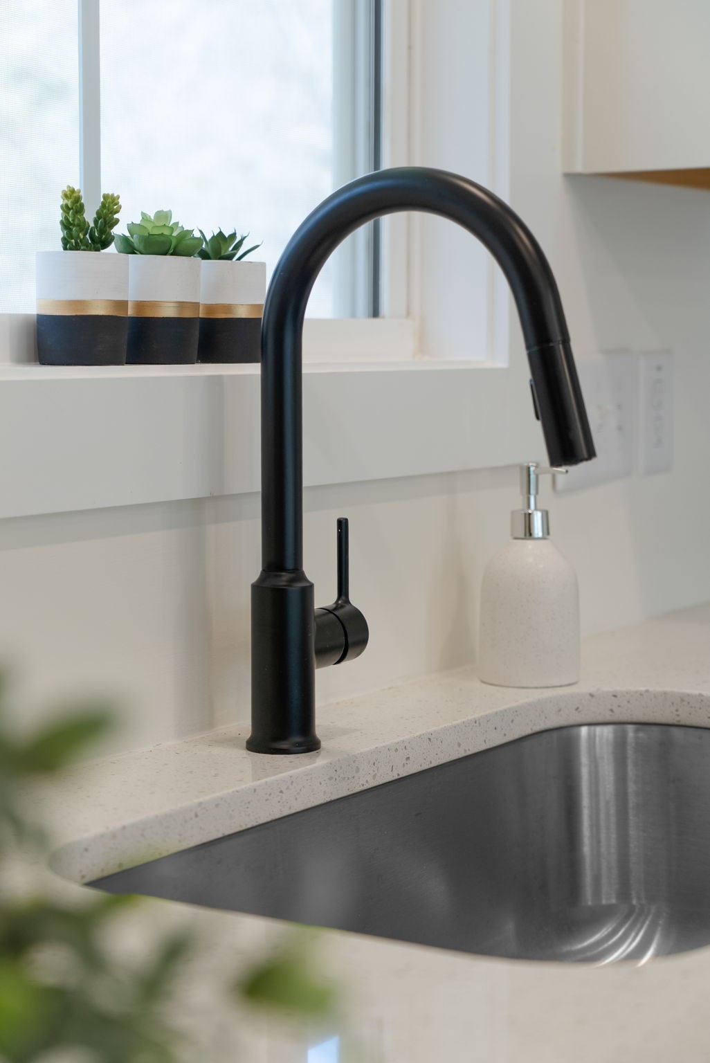 194 Dewberry Road Clarksville, TN 37042 - Photo 47 of 62 a close view of sink