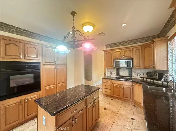 $3,200 | 928 South Bon View Avenue, Ontario, CA 91761