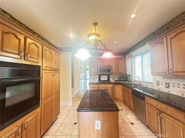 $3,200 | 928 South Bon View Avenue, Ontario, CA 91761