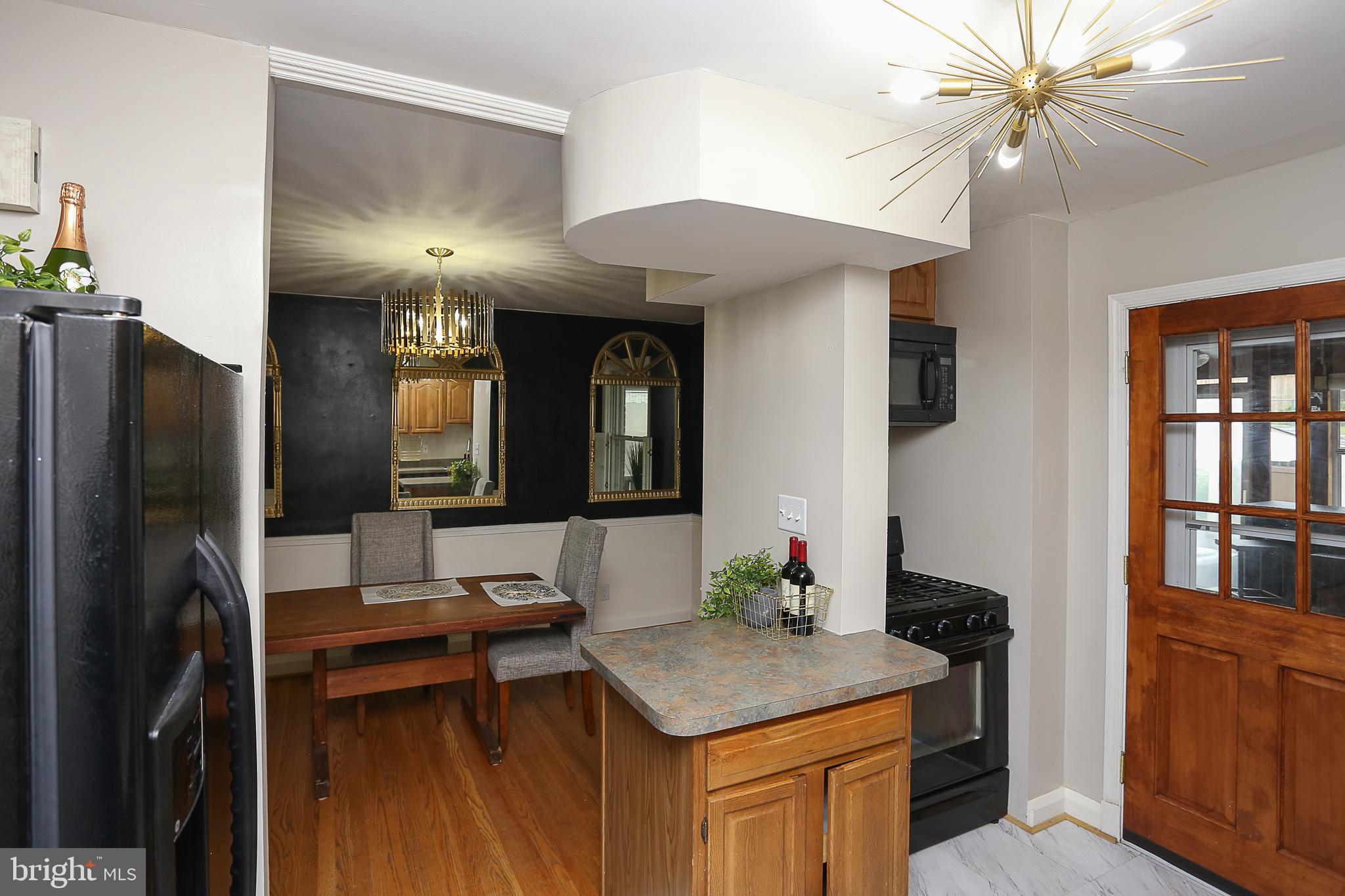 1072 Downton Road Baltimore, MD 21227 - Photo 11 of 38