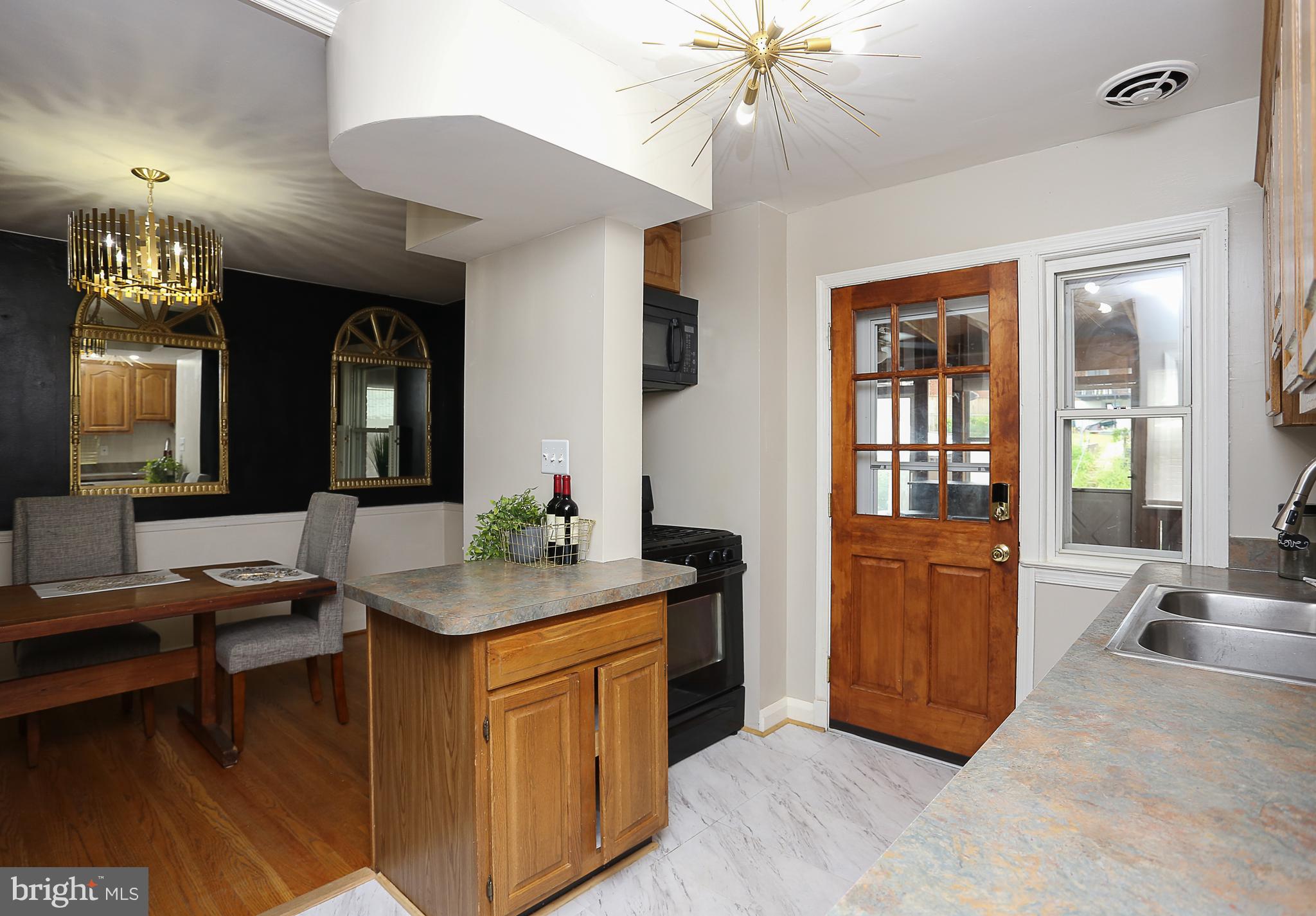 1072 Downton Road Baltimore, MD 21227 - Photo 13 of 38
