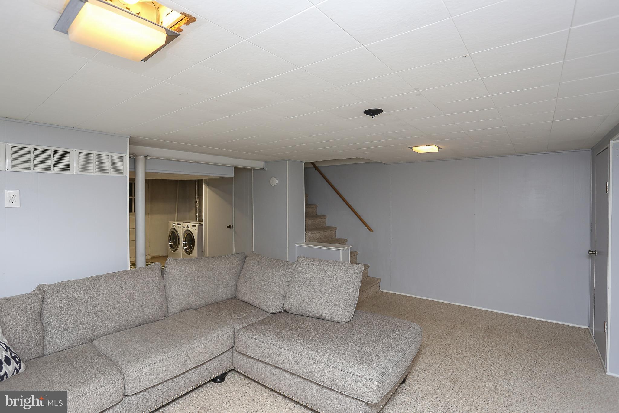 1072 Downton Road Baltimore, MD 21227 - Photo 23 of 38