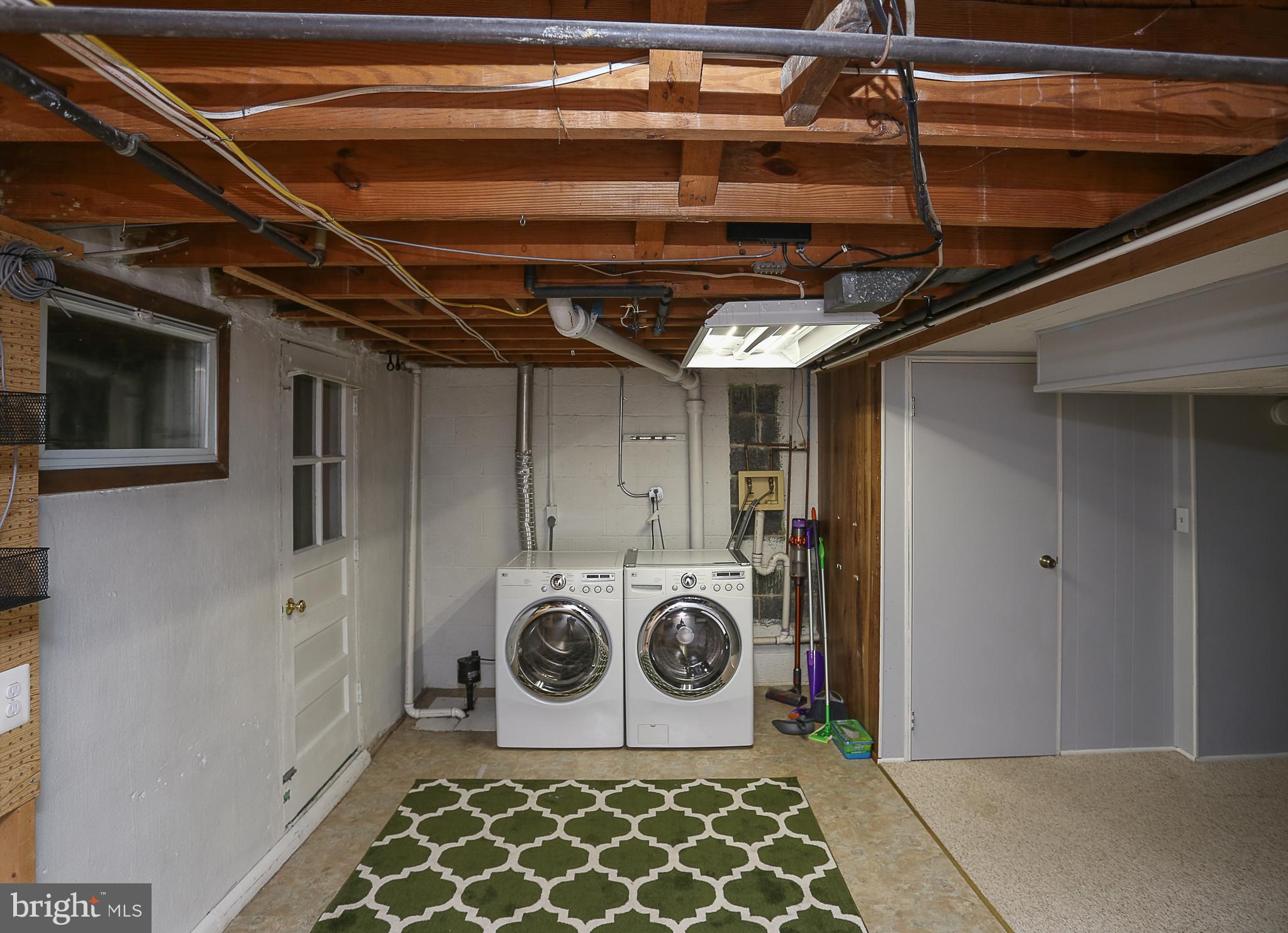 1072 Downton Road Baltimore, MD 21227 - Photo 24 of 38