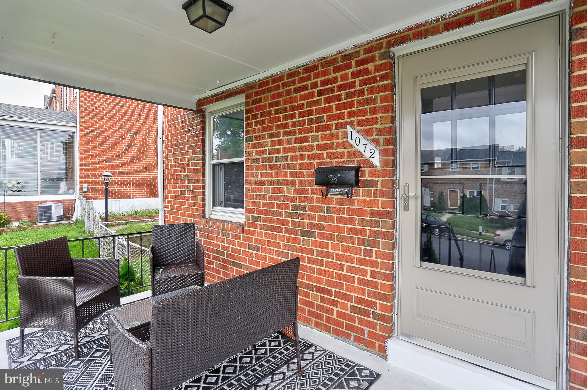 1072 Downton Road Baltimore, MD 21227 - Photo 4 of 38