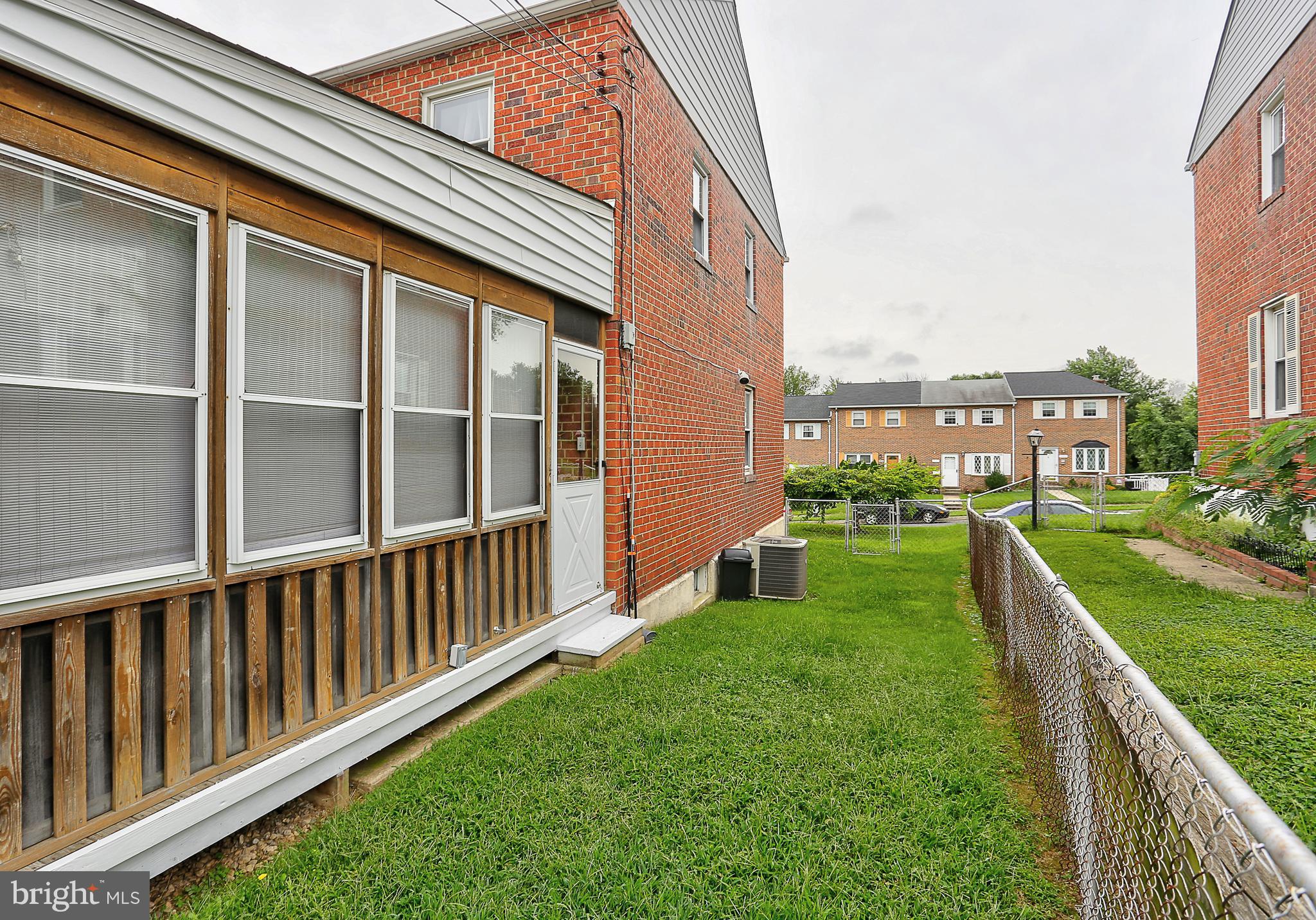 1072 Downton Road Baltimore, MD 21227 - Photo 35 of 38