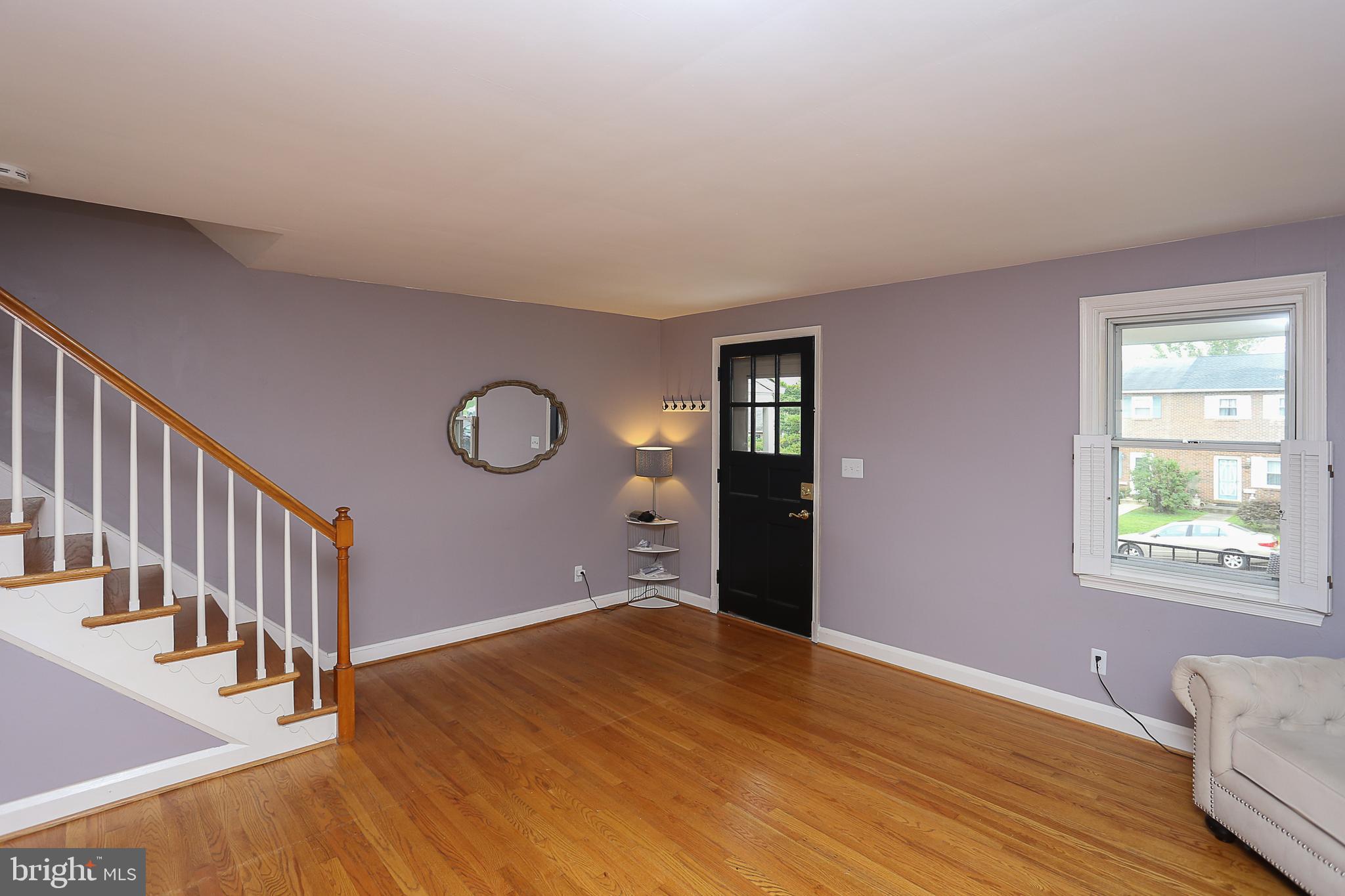 1072 Downton Road Baltimore, MD 21227 - Photo 5 of 38