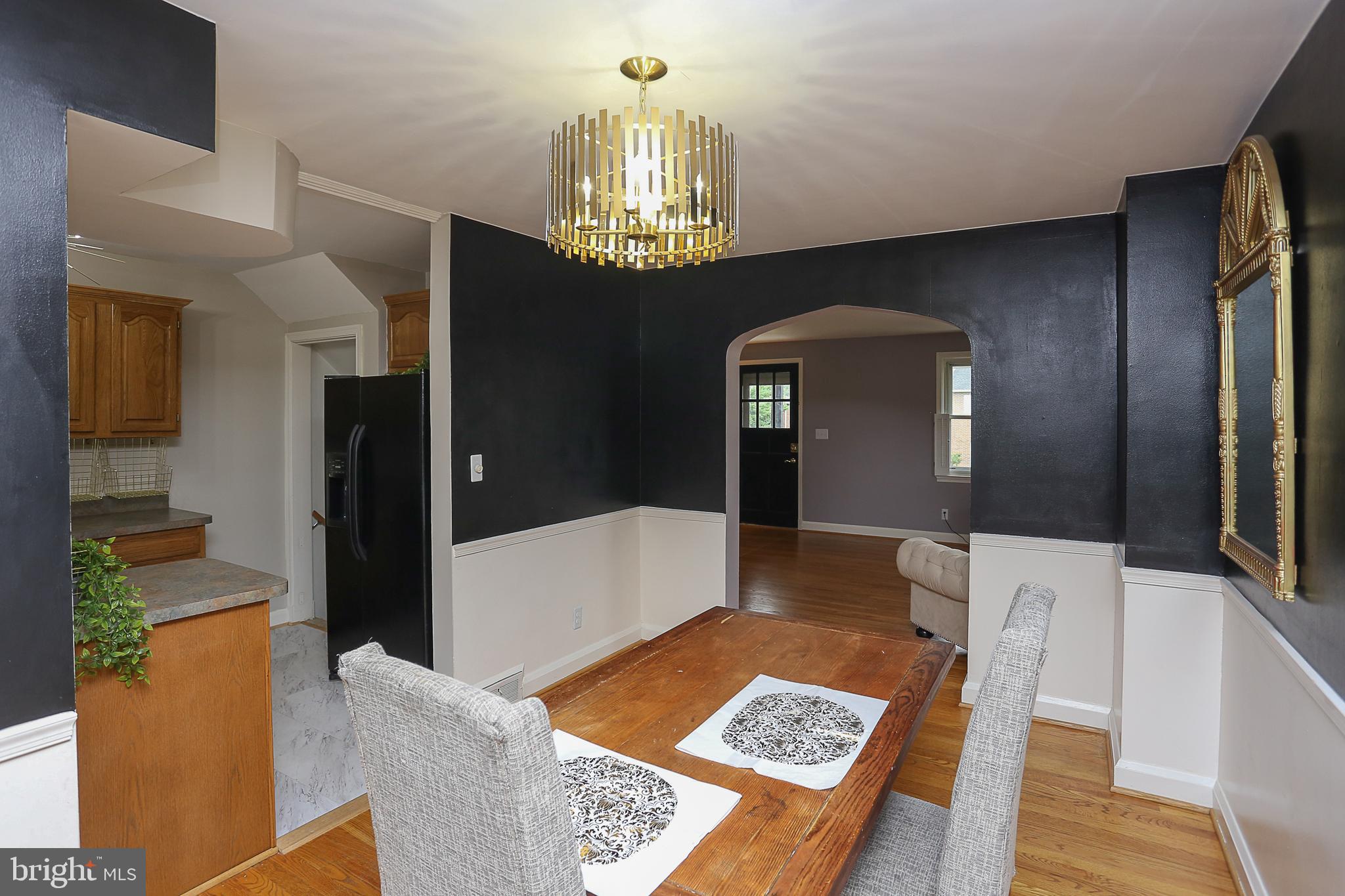 1072 Downton Road Baltimore, MD 21227 - Photo 9 of 38