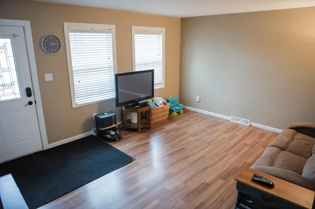 $219,900 | 15 Highland Drive, Morris, MN 56267