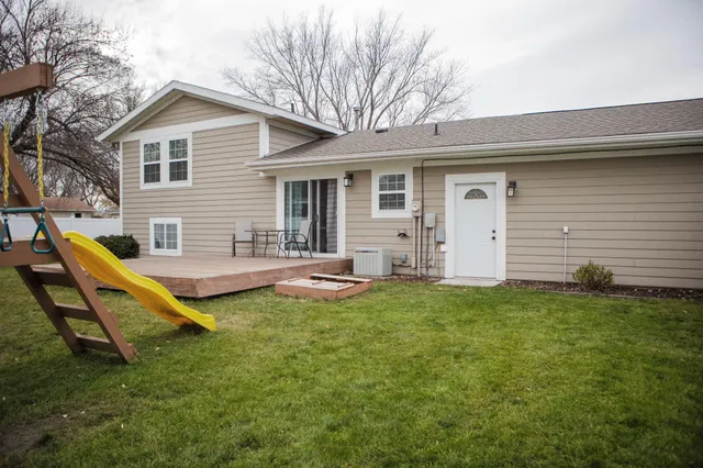 $219,900 | 15 Highland Drive, Morris, MN 56267