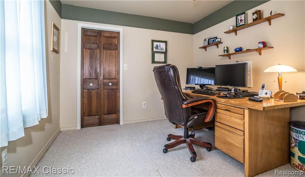 18510 Ridge Road Northville, MI 48168 - Photo 28 of 55