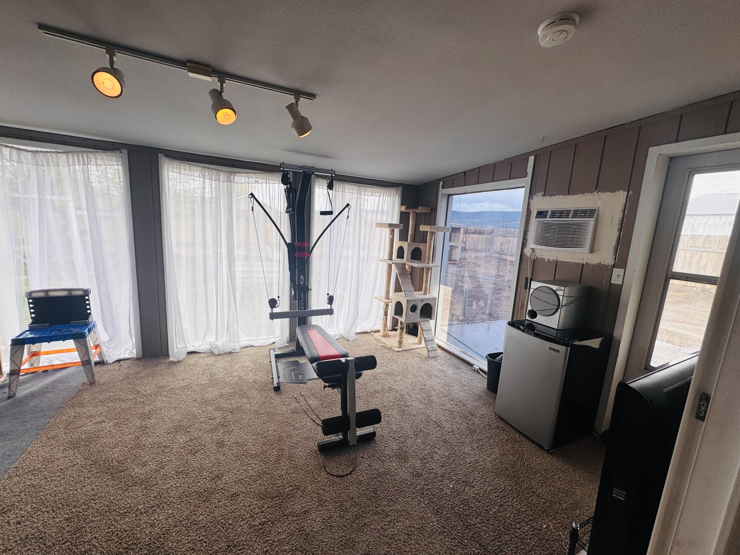 2709 California Avenue Malin, OR 97632 - Photo 14 of 31 Sunroom