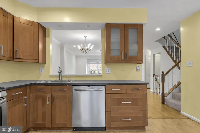 $3,500 | 7222 Lensfield Court, Alexandria, VA 22315