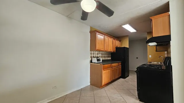 $1,700 | 5011 South Valley Lane, Unit 305, Streamwood, IL 60107