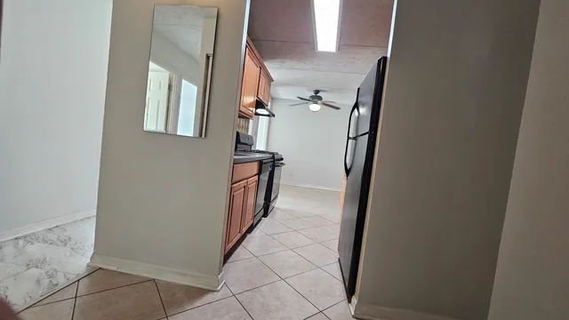 $1,700 | 5011 South Valley Lane, Unit 305, Streamwood, IL 60107