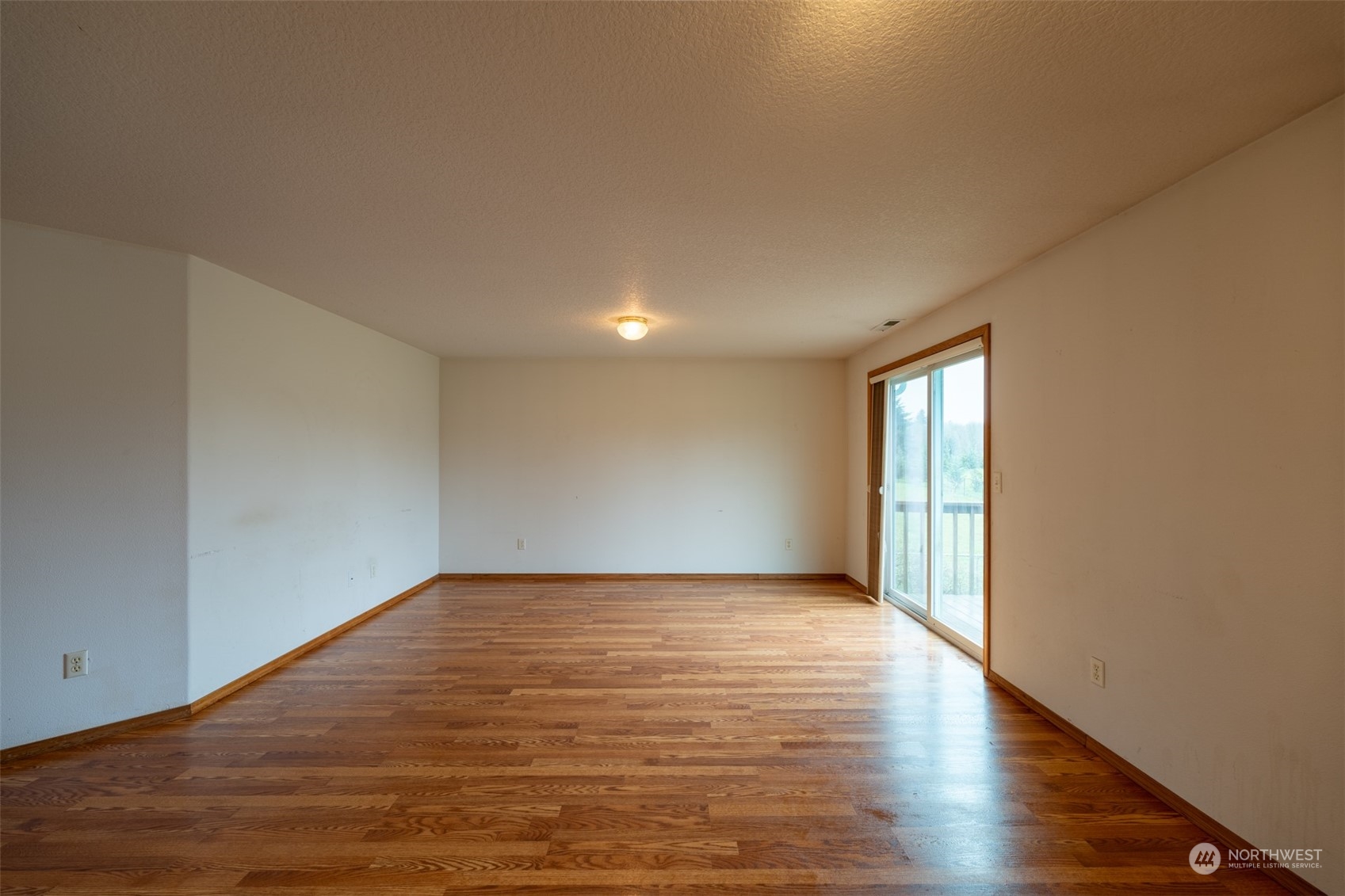 444 Bond Road Castle Rock, WA 98611 - Photo 15 of 40 a view of an empty room and window