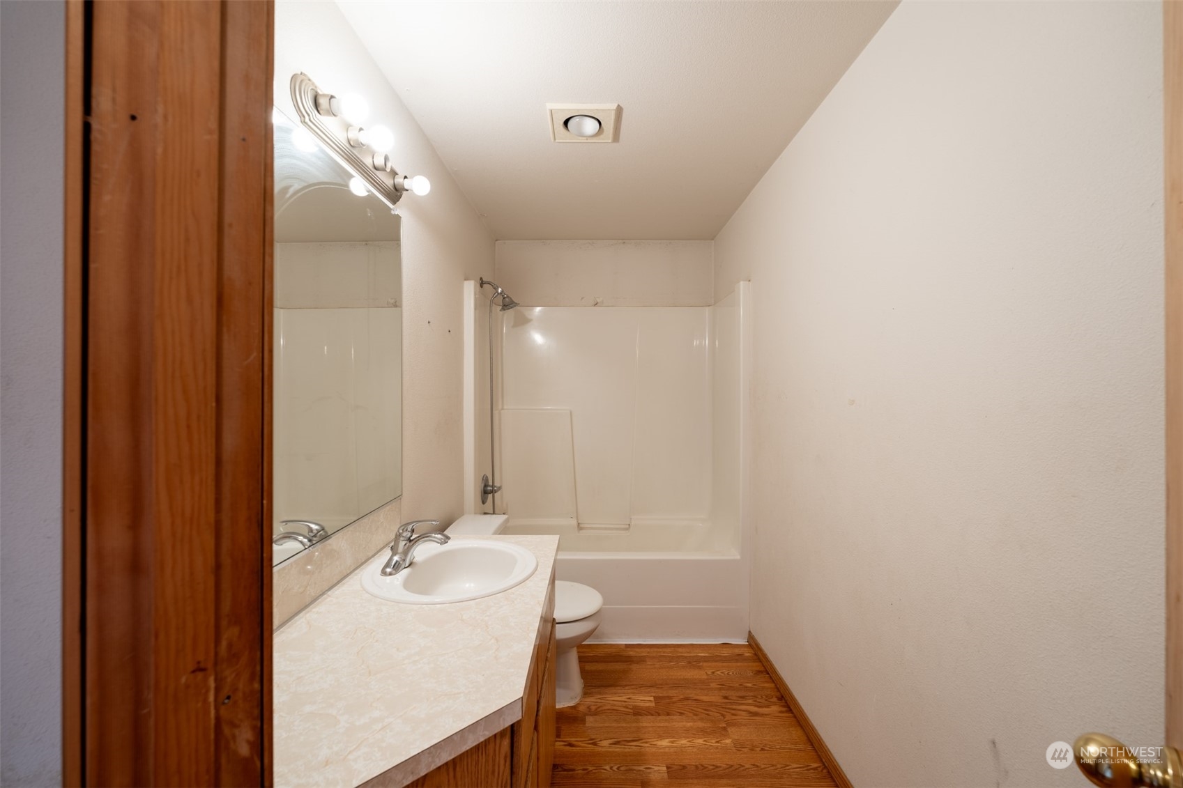 444 Bond Road Castle Rock, WA 98611 - Photo 18 of 40 a bathroom with a sink a toilet and shower