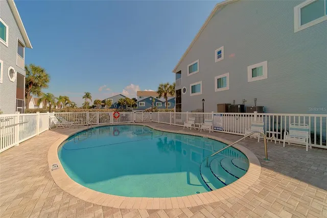 $5,500 | 911 Harbour House Drive, Indian Rocks Beach, FL 33785