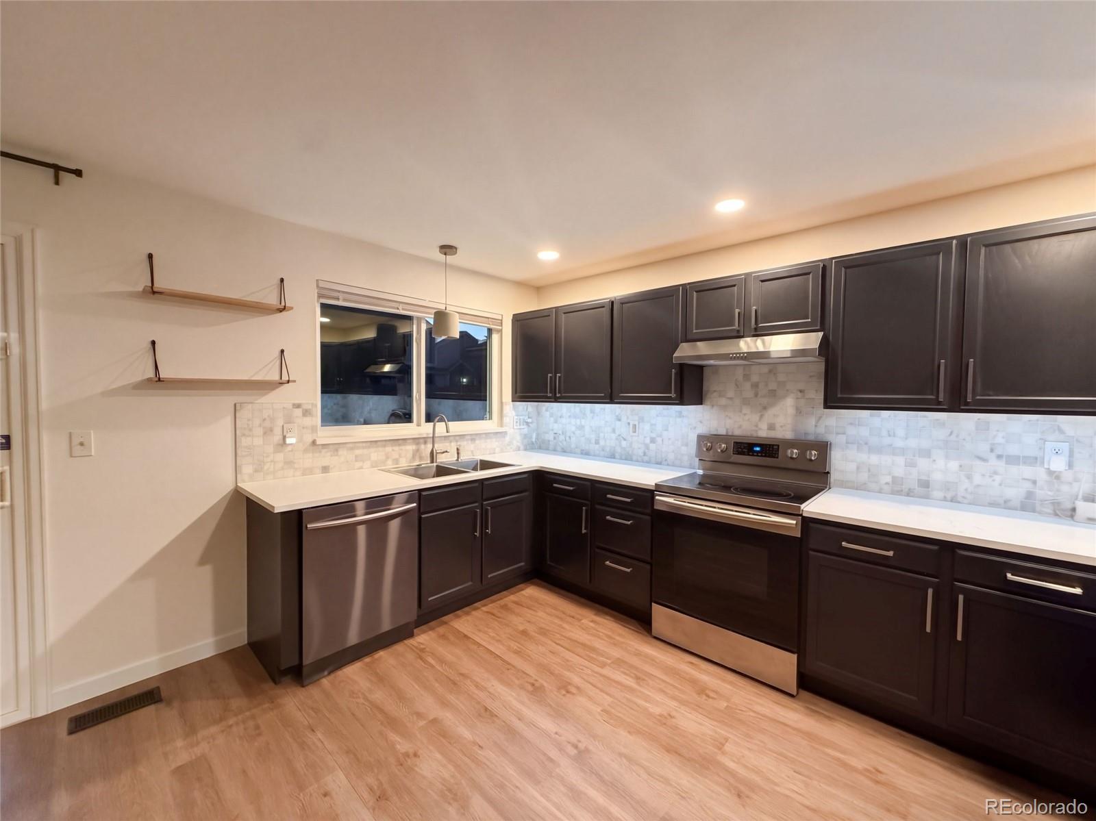 5549 South Youngfield Way Littleton, CO 80127 - Photo 11 of 34 Gallery Image 11